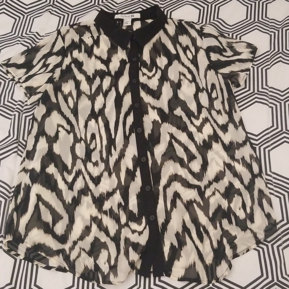 Forever 21 Black and White Artsy Print Blouse